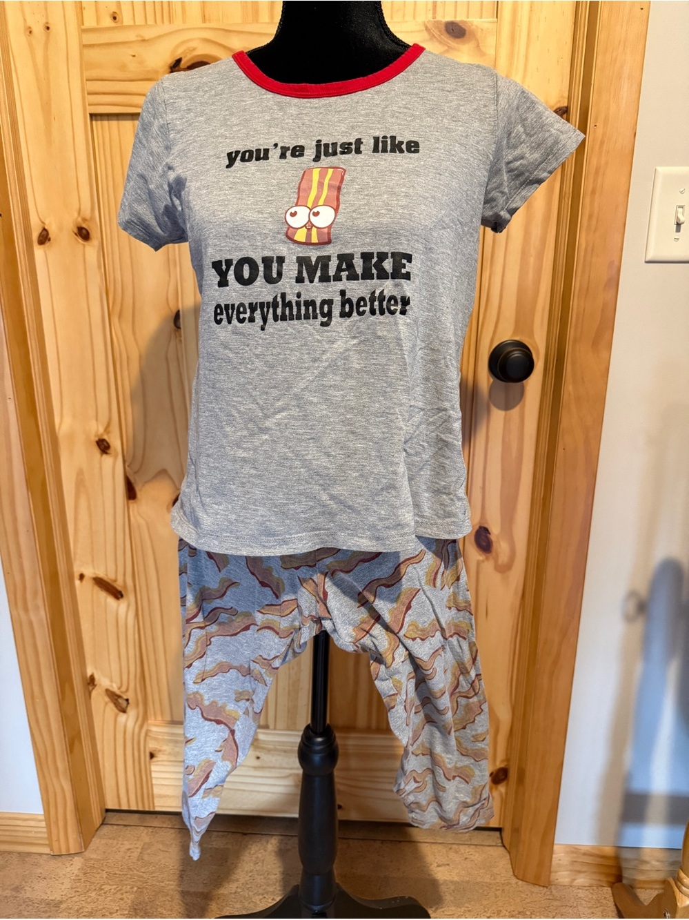 Bobbie Brooks Grey & Red Short-Sleeve Pajama Set with Patterned Pants, size S